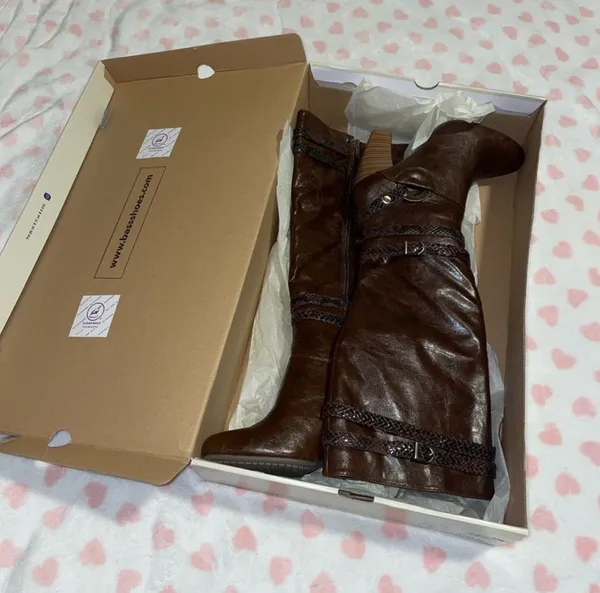 Bordeaux Bass Shoes Bass Brown Knee High Heel Boots Size 7 - Image 3