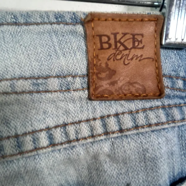 BKE Denim Light Wash Distressed Cropped Straight Leg Jeans Size 10 - Image 10