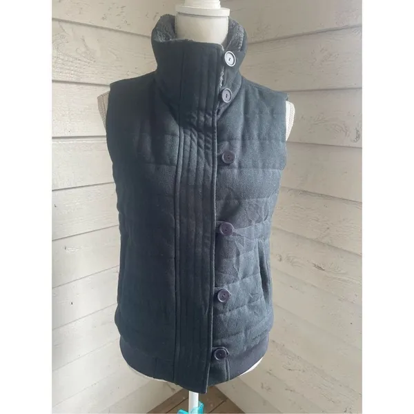 Patagonia Women’s Vagabunda Quilted Fleece Neck Puffer Vest Dark Gray S - Image 14