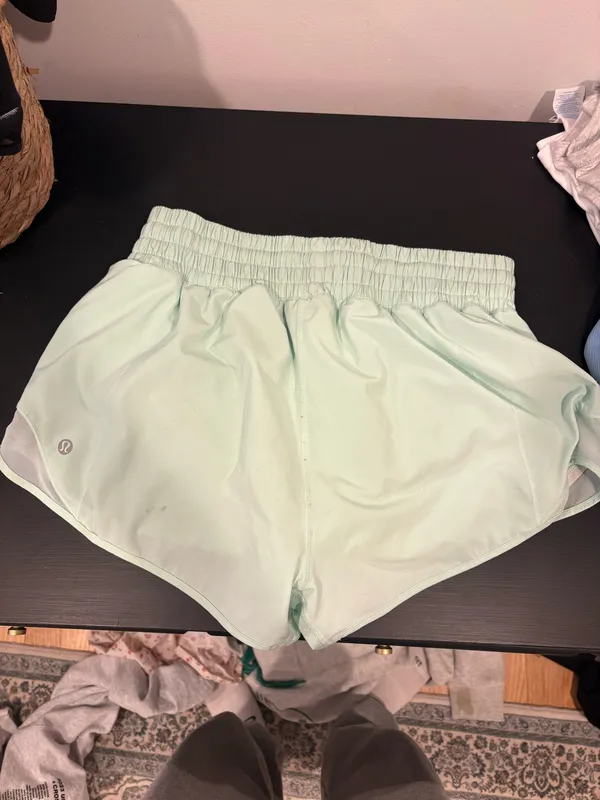 Lululemon Hotty Shorts 2.5" - Image 3