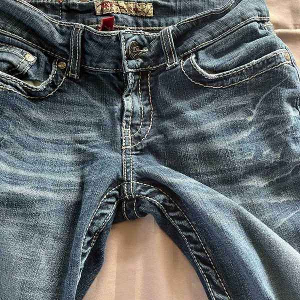 Buckle Jeans - Image 6