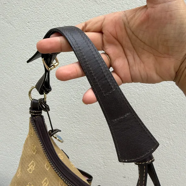 Dooney & Bourke Vintage Signature Monogram Sholderbag Canvas Double Pocket B‎ - Image 11