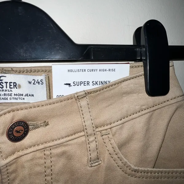 Hollister Women's Tan Skinny Pants 24S Curvy‎ super skinny - Image 3