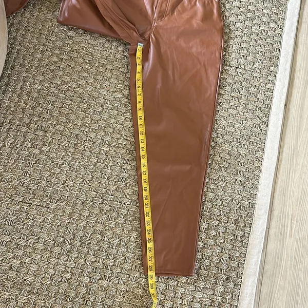 JUICY COUTURE Rodeo Barrel Fit High Waist Faux Leather Pants, Camel Size 27 NWOT - Image 10