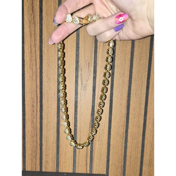 Unbranded Women's Gold and White Jewellery - Image 5