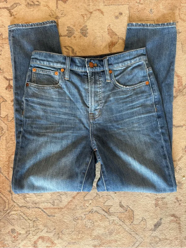 Madewell Straight-Leg High-Rise Jeans in Deep Blue Wash - Image 2