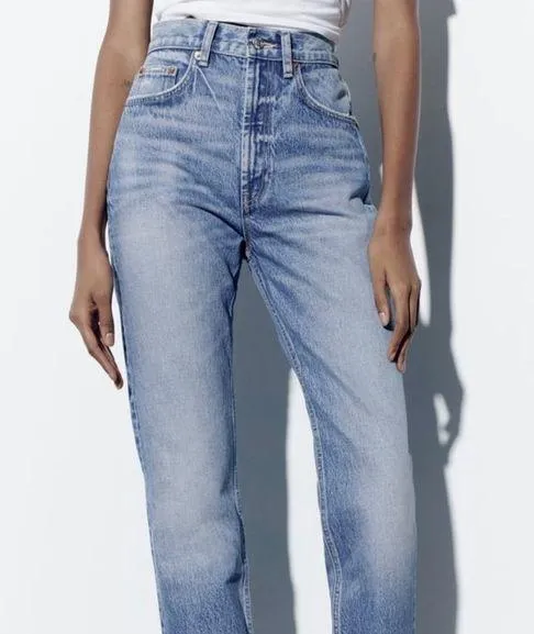Zara button fly high rise straight leg size 6 - Image 2