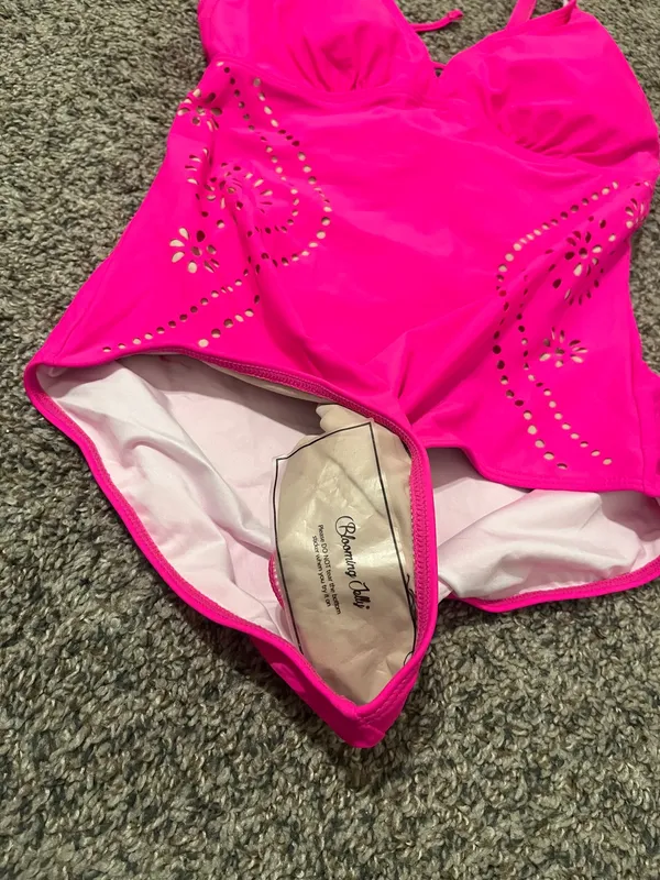 BMJL Stylish pink one-piece swimsuit featuring elegant embroidery. Perfect for beach days. - Image 10