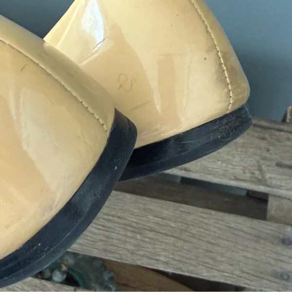 Tory Burch Patent Leather Pointy-Toe‎ Logo Flat Size 8 A30 - Image 11