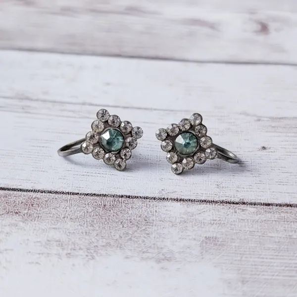 Vintage Screw Back Earrings Blue & Clear Gem - Tarnished - Image 2