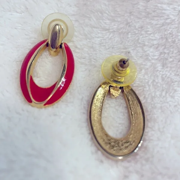 Y2K Vintage Red Enamel Oval Hoop Dangle Earrings - Image 4