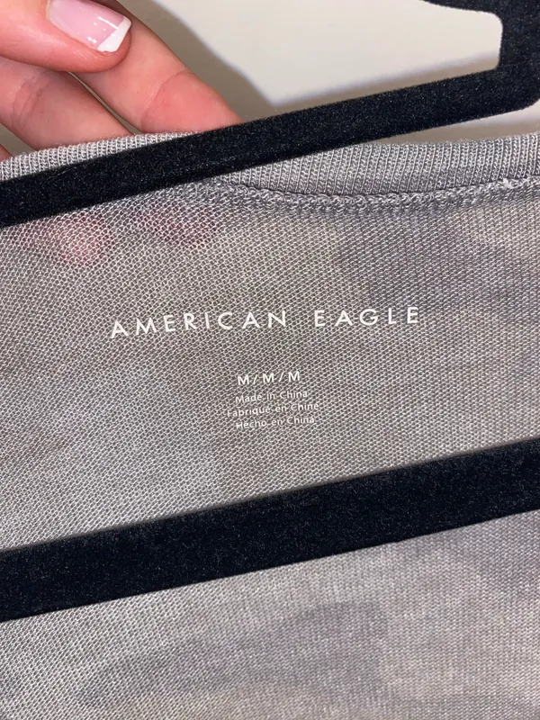 American Eagle Outfitters Camo V Neck T-shirt - Image 3