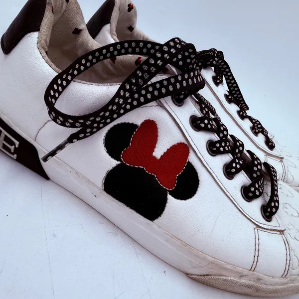Disney Minnie Mouse Women's Groundup Sneakers Size 8 - Image 2