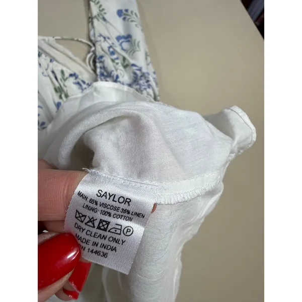 Saylor Gracey floral mini Dress
Size Small - Image 4