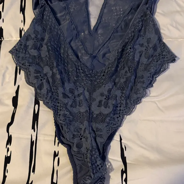 Victorias Secret Elegant Lace Trimmed Blue Bodysuit - Image 7