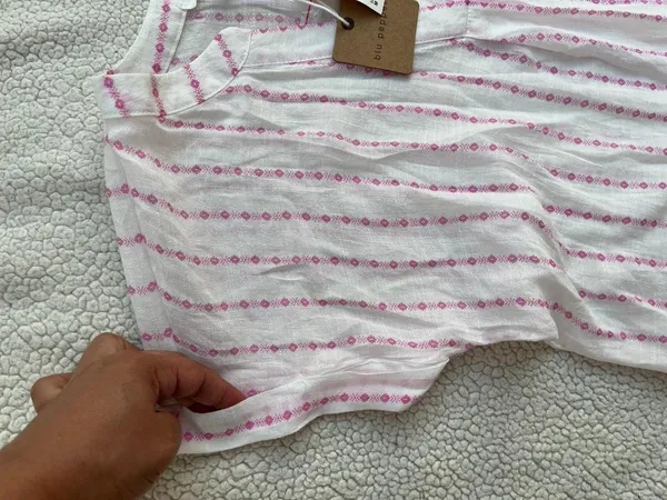 NWT Blu Pepper Women’s -top Floral Pink Size M - Image 4