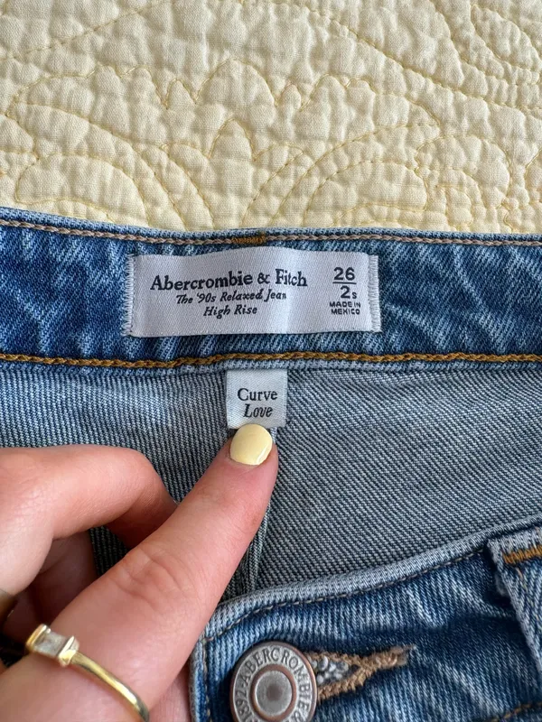 Abercrombie & Fitch 90s Relaxed High Rise Jeans - Image 4
