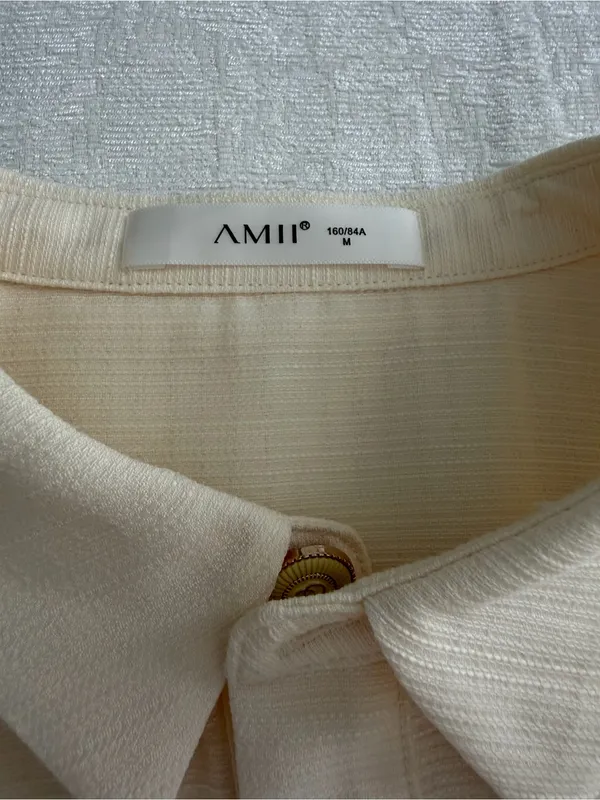AMII Ivory Textured Short Sleeve Button Down Shirt Gold Buttons M - Image 9