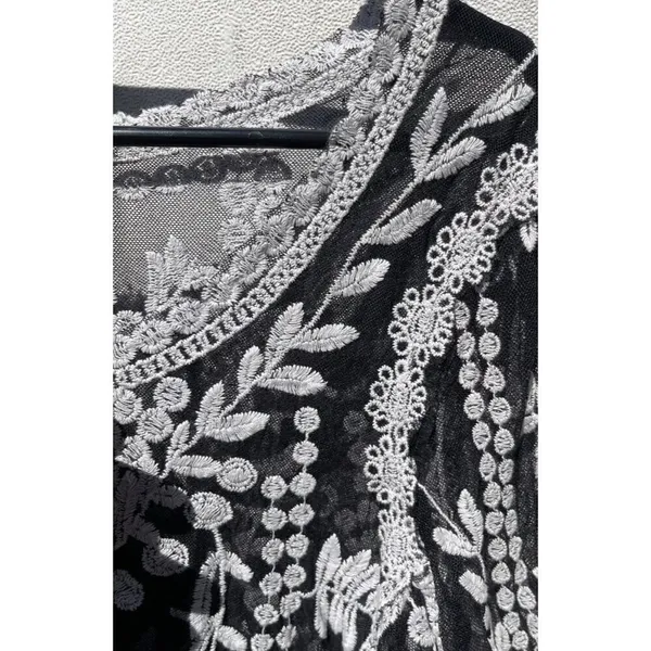 Vintage Vivid Importers of NY Women’s Sz Large Flower Black White Top Blouse - Image 16