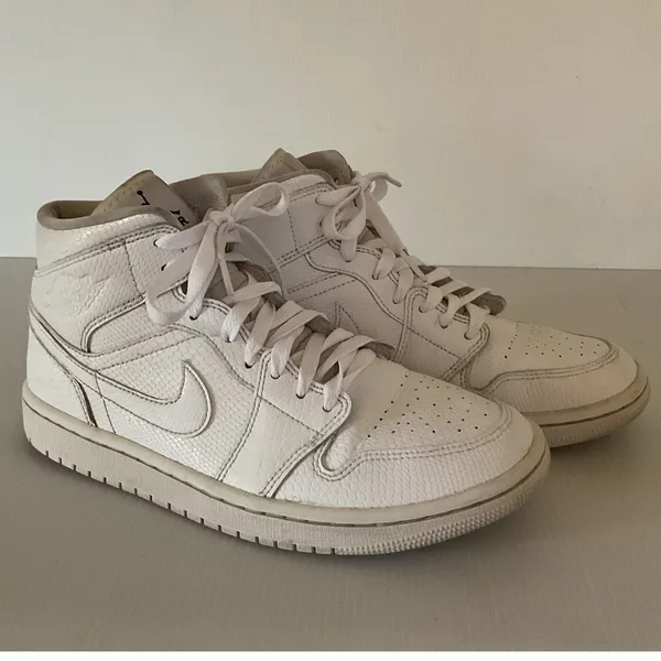 Air Jordan 1 Mid Triple White Women’s 8 Youth 8Y BQ6472-110 Leather Sneakers - Image 4