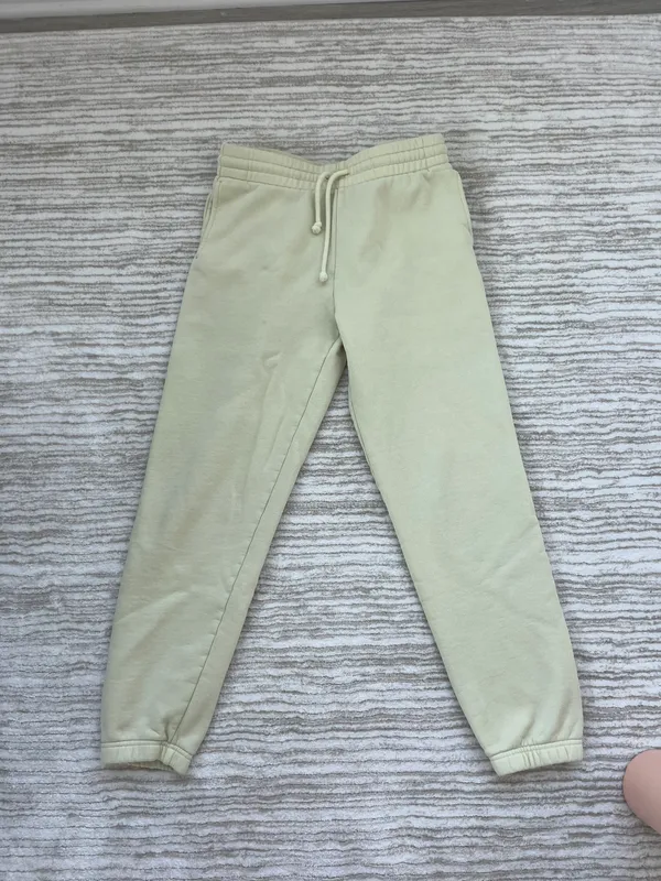 Aritzia TNA sweatpants - Image 2