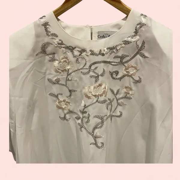 Croft & Barrow Cute vintage 80’s-90’s white semi-sheet floral embroidered short sleeve blouse - Image 4