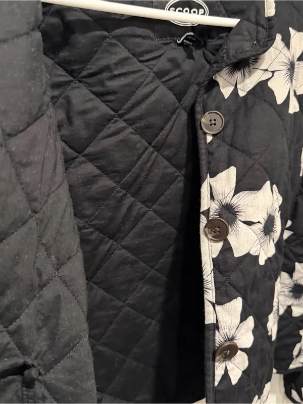 Scoop Floral Quilted Jacket L 12-14 Black White Cotton Button Front - Image 9