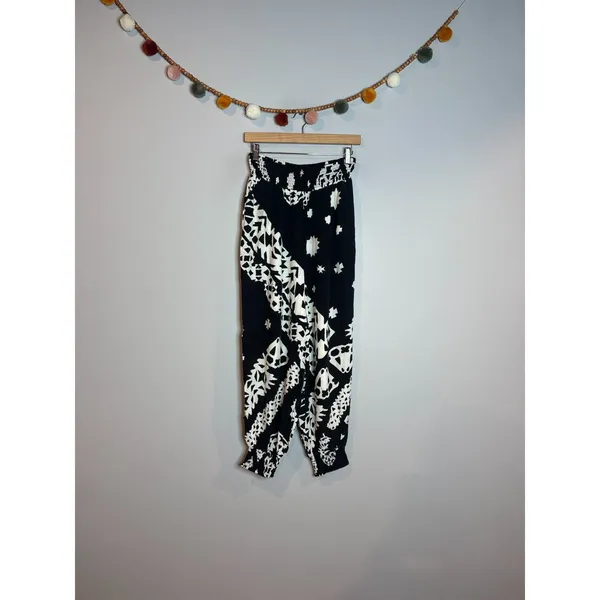 Anthropologie Aniya Balloon Joggers black motif printed pants - Image 4