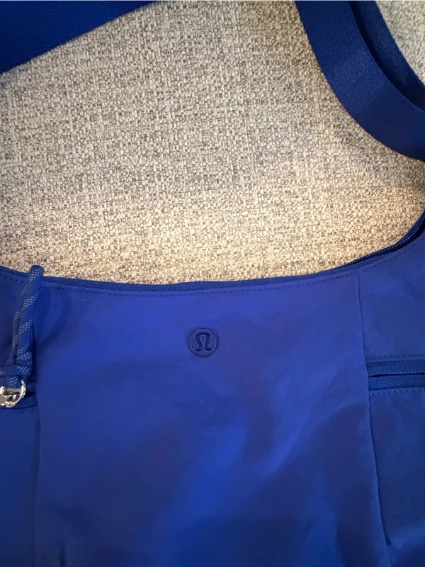 Lululemon Slouchy Sling Bag 6L riverside blue NWT - Image 7