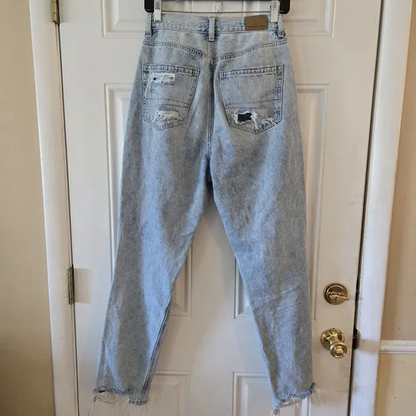 American Eagle Highest Rise Mom Jeans Size 4 Distressed Hi-Low Waist Y2K Denim - Image 5
