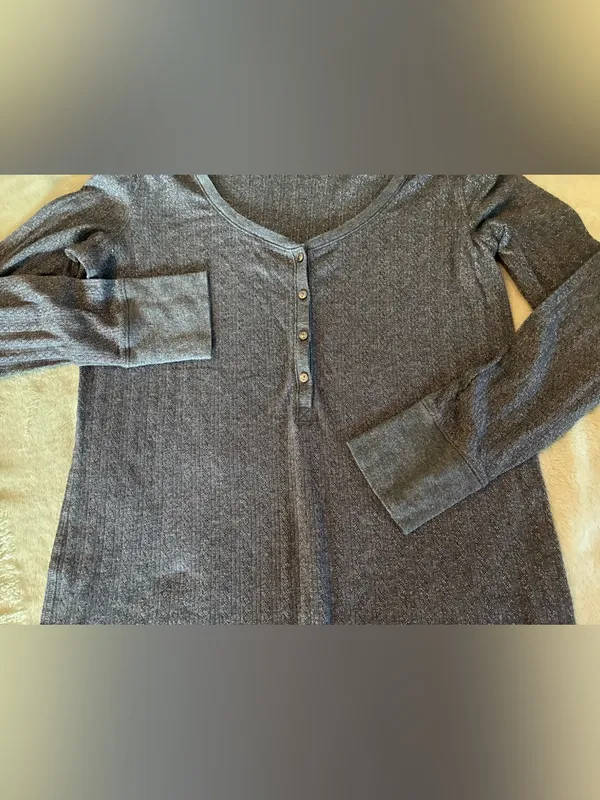 Women’s Victoria's Secret Charcoal Scoop-Neck Henley Long Sleeve Top Size XL - Image 3