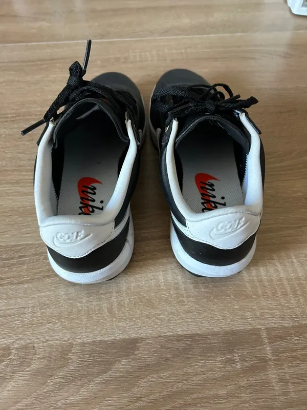 Nike Black and White Women's Low-Top Sneakers - Image 3