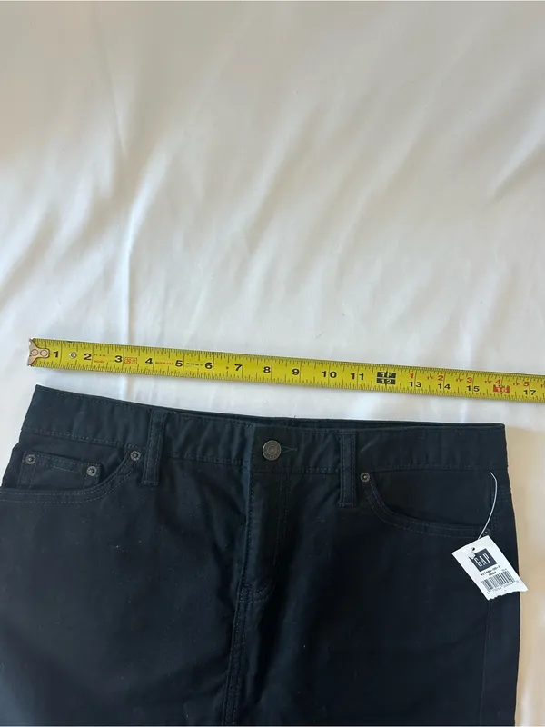GAP Black Pencil Skirt with Classic Five-Pocket Style - Image 3