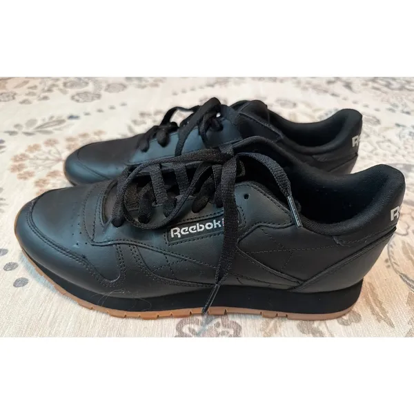 Reebok Classic Leather Sneakers Black Gum Bottoms Women's Size 9 GY0961 - Image 4