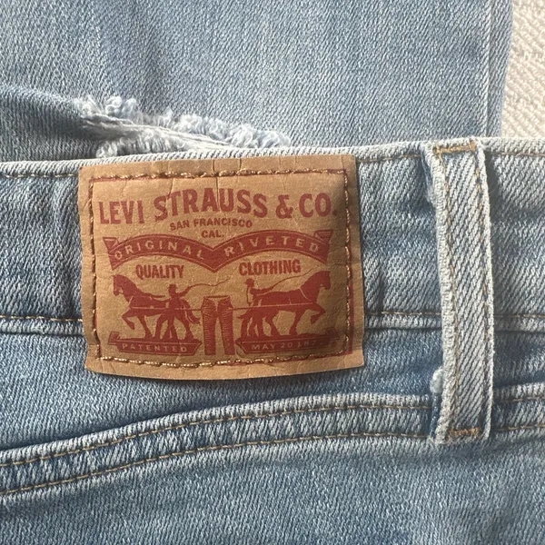 Women’s Levi’s 711 Skinny Ankle Jeans Distressed Light Wash Raw Hem Size 30x27 - Image 13