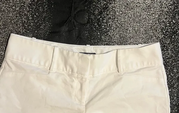 Womens sz6 The Limited White Tailored Chino Shorts - Image 3