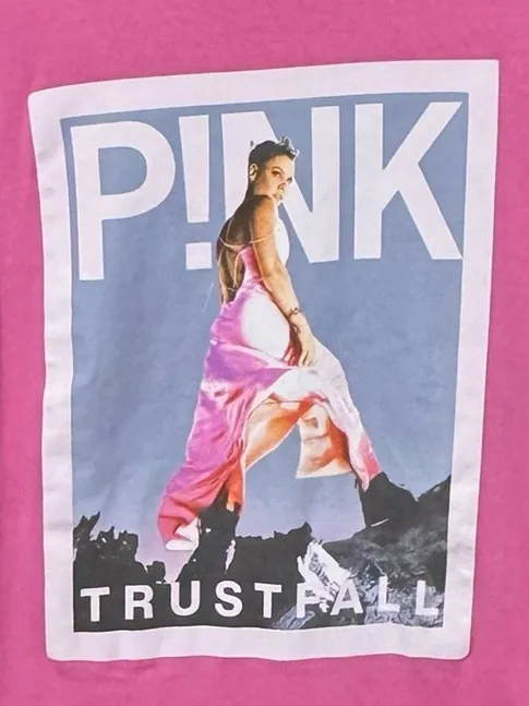 P!NK Trustfall 2023 Graphic Tee S 17.5” p2p Pink NWOT - Image 4