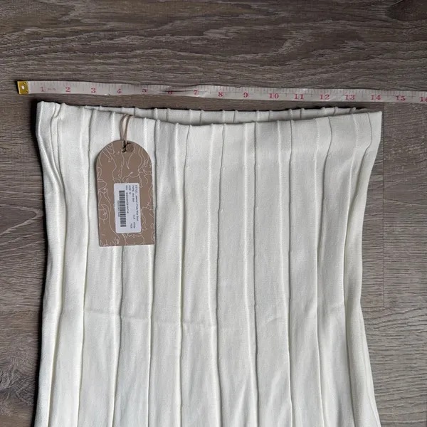 NEW Meshki White Jasmyn Wide Ribbed Flute Skirt in White Medium - Image 9