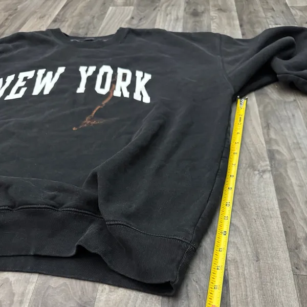 Brandy Melville John Galt faded black New York Sweatshirt - Image 4