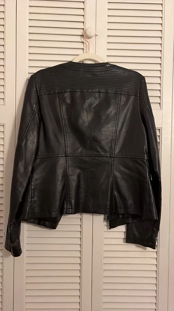 Black Leather Jacket Size M - Image 2