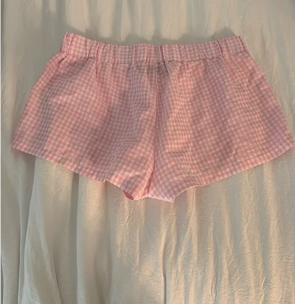 Edikted Checkered Pink Shorts  - Image 2
