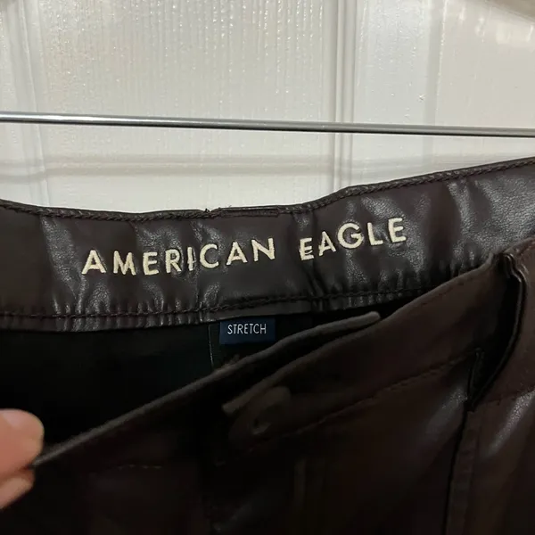 American Eagle Women’s‎ Dark Brown Faux Leather Cargo Pants Size 18 Stretch - Image 6