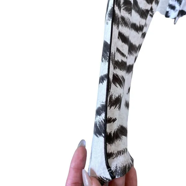 Flora Nikrooz Women’s Zebra Print Pajama Set - Image 11