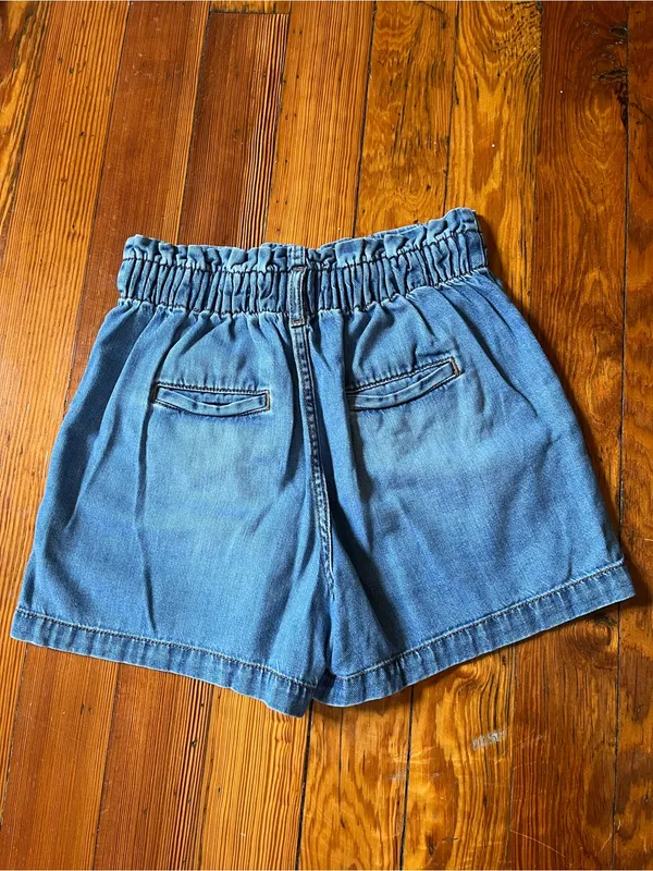 Banana Republic Light Blue Denim Elastic-Waist Shorts - Image 3