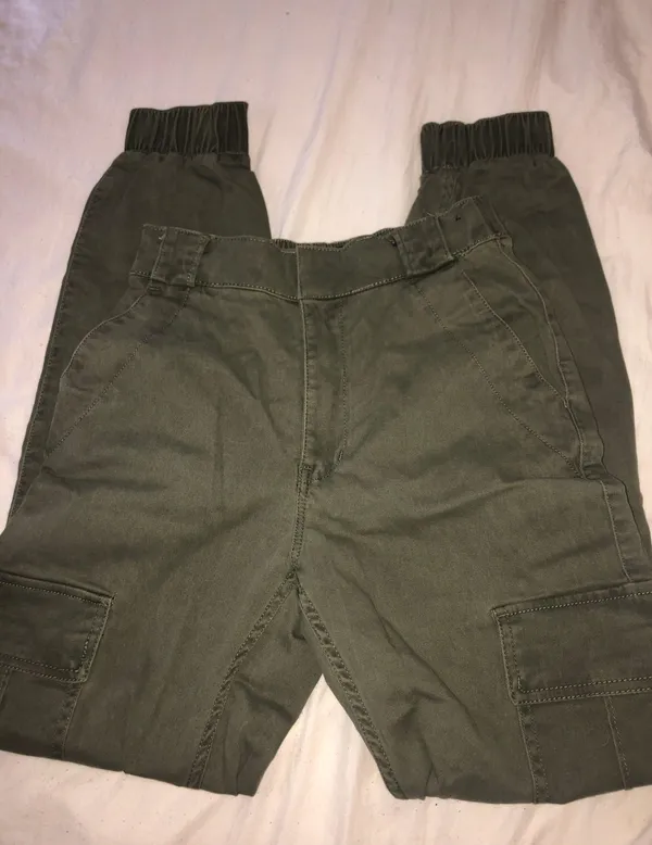 Hollister high rise green cargo joggers - Image 2