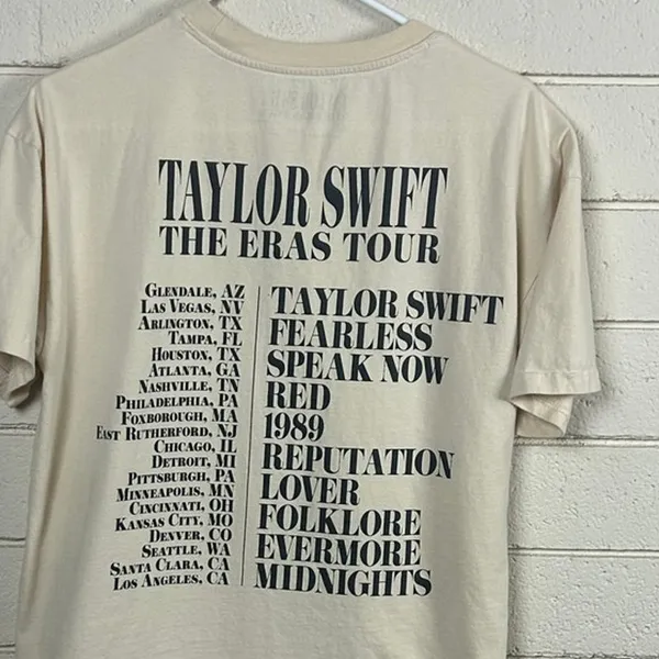 Taylor Swift The Eras Tour Cream Band Tee size M - Image 6