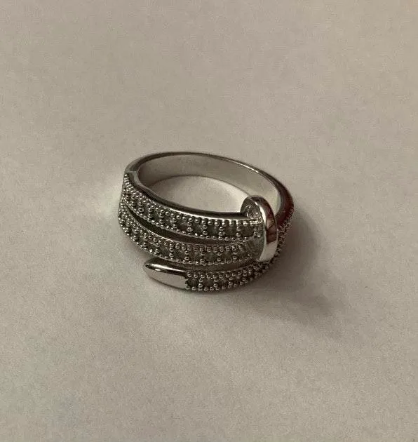 Woman “ nail ” fashion ring 💥 size 8 - Image 2