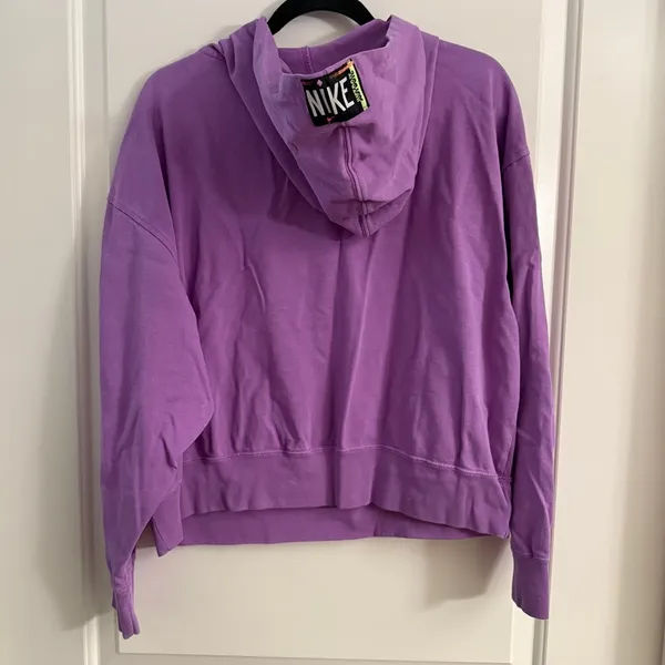 Nike Women's Purple lavender hoodie size medium - Image 6
