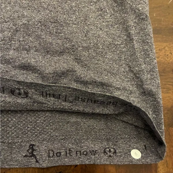 Lululemon Swiftly Tech Long Sleeve Shirt Top Women’s 6 Gray Thumb Holes - Image 2