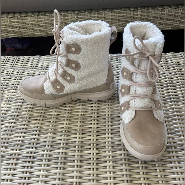 Sorel Explorer‎ Joan Cozy Leather Boots 6.5 winter snow streetwear athleisure - Image 2